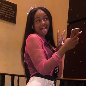 Meet your Posher, Janaya